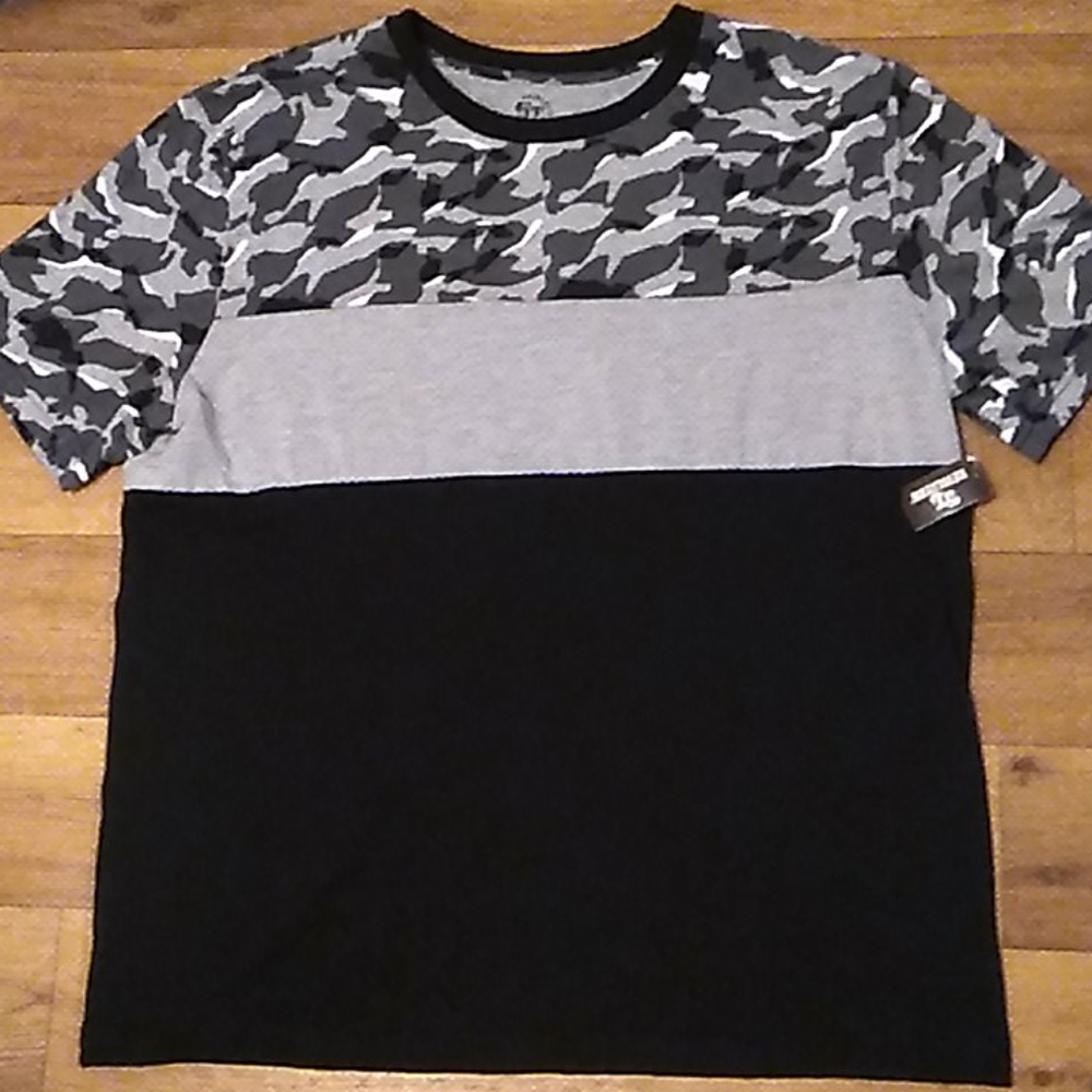 NWT mens "Revolution" black & white camo shirt